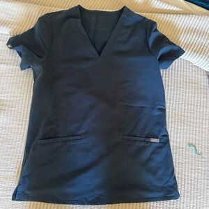 Women’s Casma 3 pocket scrub top in Dark Harbor color size small